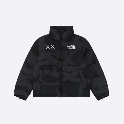 KAWS x 더 노스페이스 레트로 1996 눕시 자켓 블랙