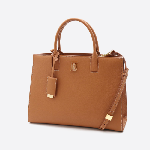 버버리 최신 모델 업라이트 레더 토트백 8072505