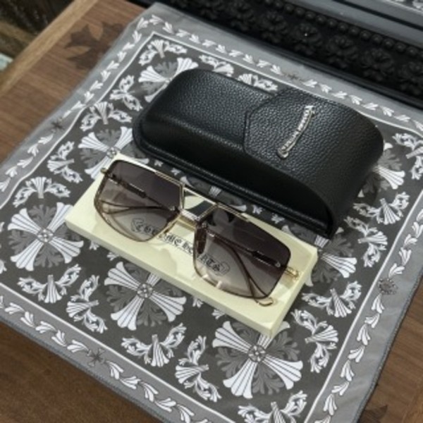 크롬하츠 LOVEROD 에비에이터 선글라스 119767