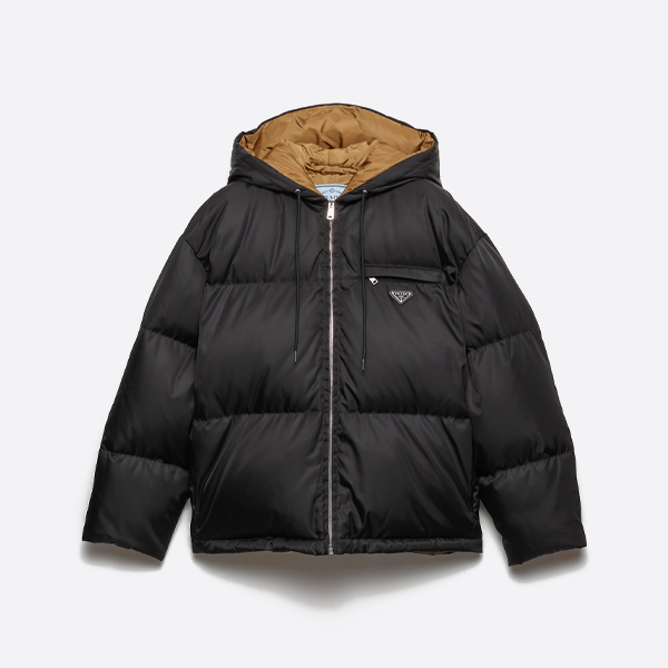 프라다 솔리드 컬러 지퍼 후드 다운 재킷