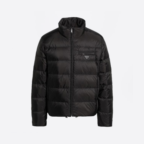 프라다 재활용 나일론 스탠드 칼라 다운 재킷 블랙