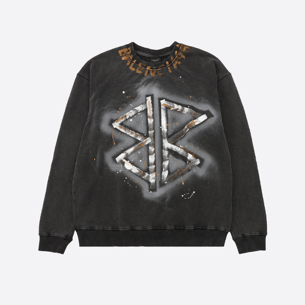 발렌시아가 워싱 처리된 핸드페인팅 레터 크루넥 스웨트셔츠