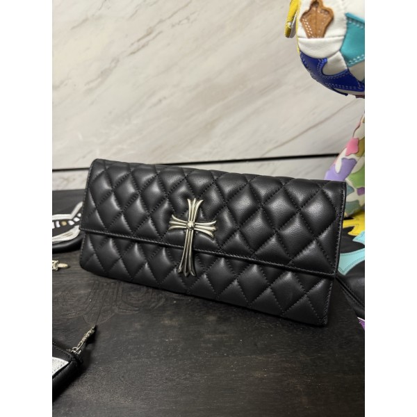 크롬하츠 퀼팅 블랙 크로스 클러치